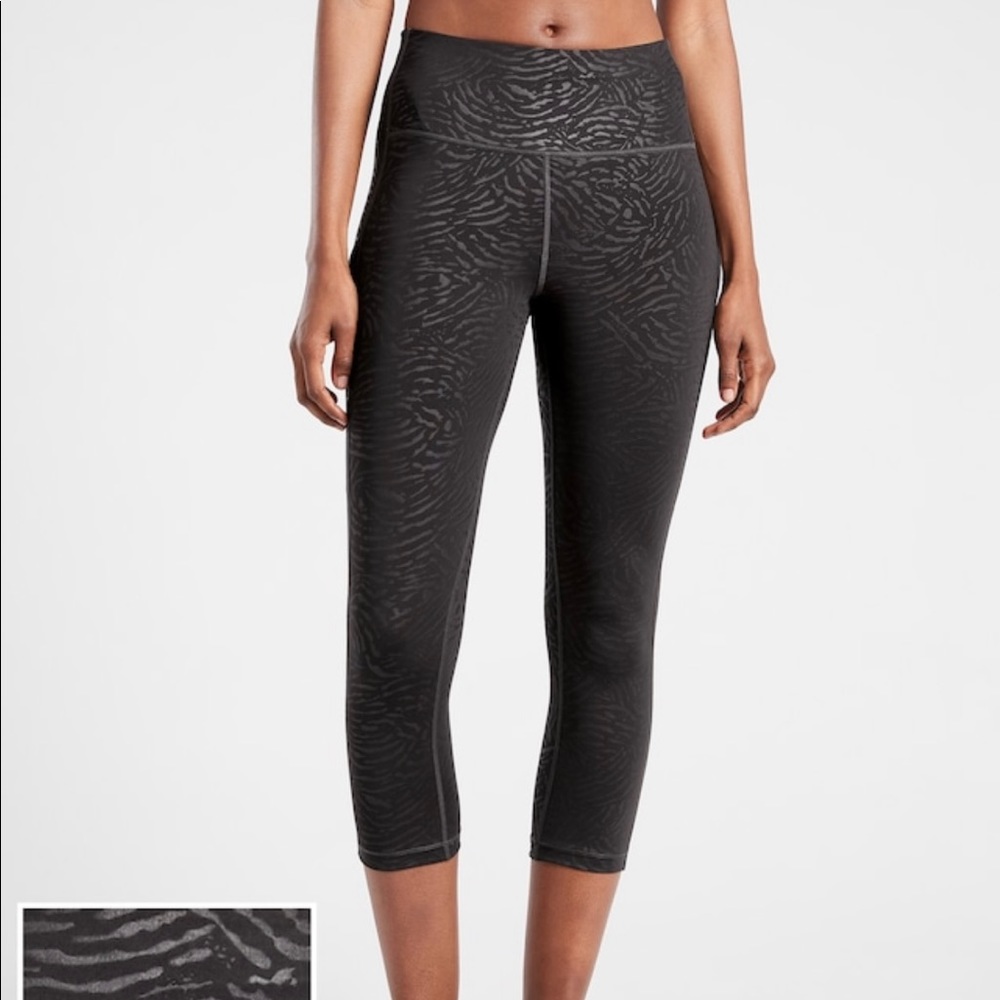 Athleta lux Capri legging…animal print black 1X  Workout, athletic wear